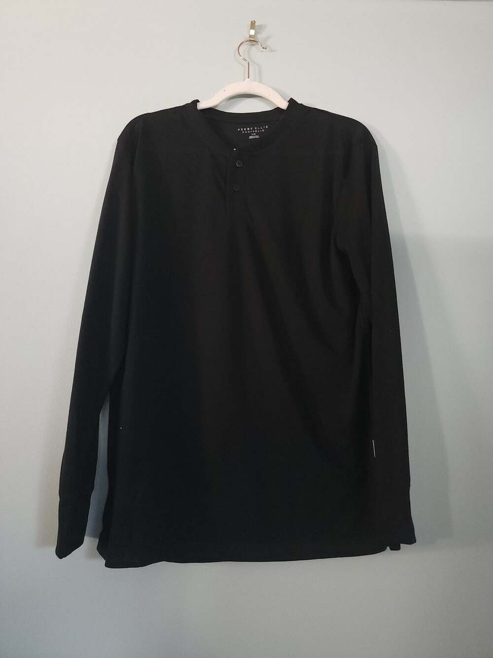 Perry Ellis Portfolio Men's Long Sleeve Henley T-Shirt Minimalist / Essential Bu